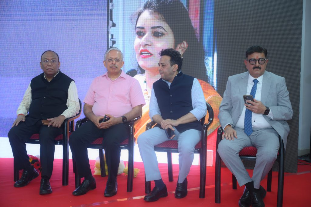 Shri S. P. Goyal, Chief Secretary, Uttar Pradesh; Shri Amit Ghosh, ACS Health; and Shri Sanjay Prasad, ACS Home 